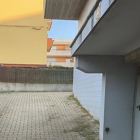 2 Ospiti, Parcheggio Gratis, 10 Minuti Da Venezia Lägenhet