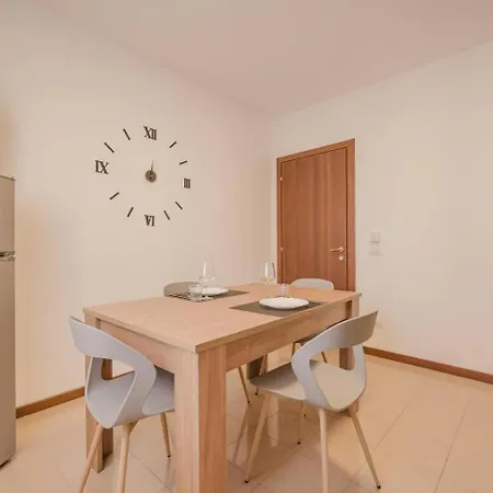 Lägenhet 2 Ospiti, Parcheggio Gratis, 10 Minuti Da Venezia Mestre