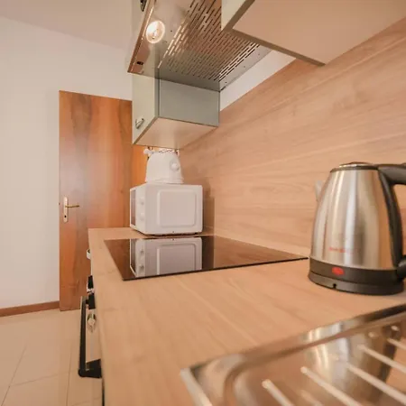 Lägenhet 2 Ospiti, Parcheggio Gratis, 10 Minuti Da Venezia Mestre